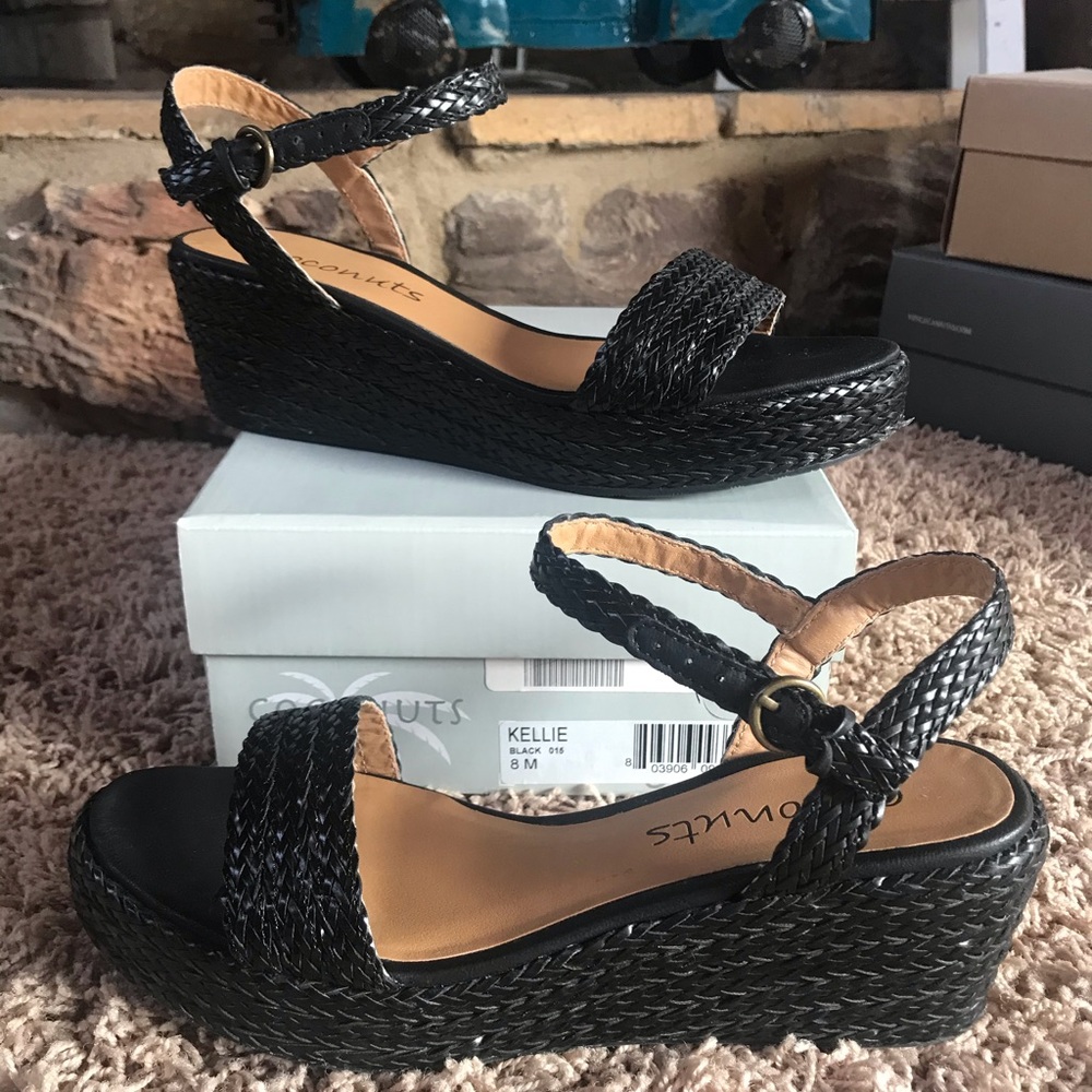 Coconut black sandals